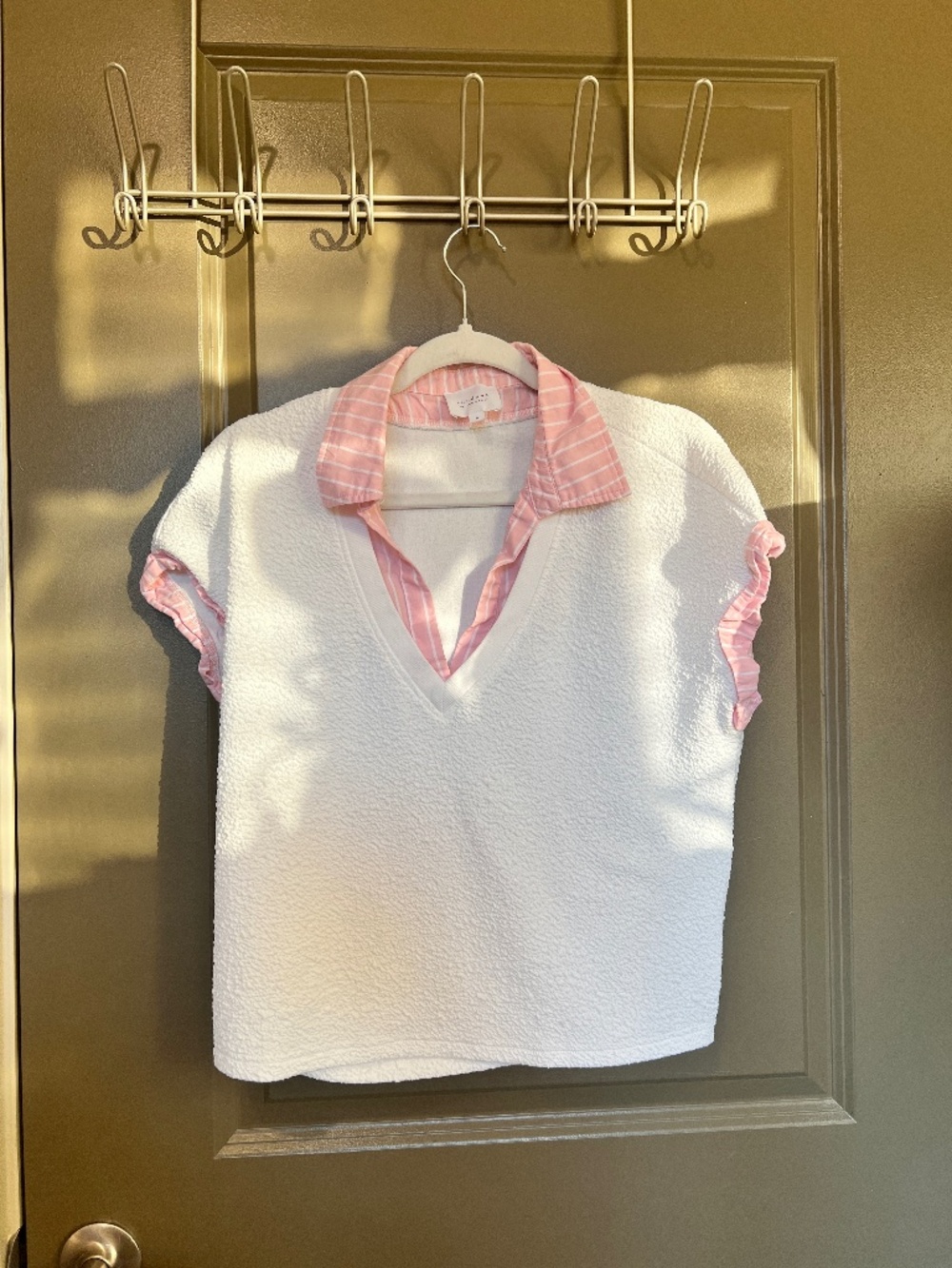 Sundays White Textured Polo Top with Pink Stripe Trim Size Medium